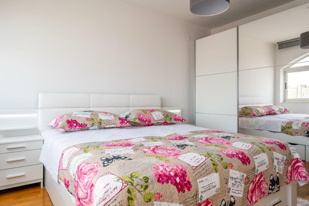 Split3 Apartment Bagian luar foto